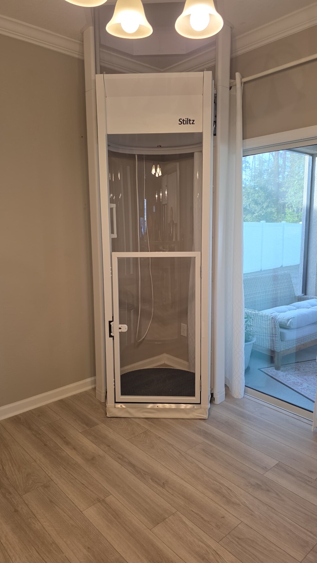 Duo Vista in a finished Florida interior